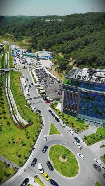 إعلان لجامعة استينيا